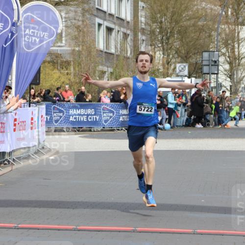 12.04.2026 - 45. Internationalen Wilhelmsburger Insellauf Strokosch-Dieckow http://msf.ph/oto/9480728 12.04.2026 12:46:05 Ziel 5722 meine-sportfotos.de