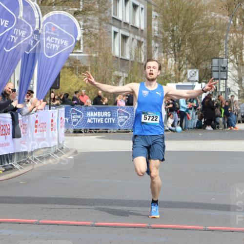 12.04.2026 - 45. Internationalen Wilhelmsburger Insellauf Strokosch-Dieckow http://msf.ph/oto/9480750 12.04.2026 12:46:05 Ziel 5722 meine-sportfotos.de
