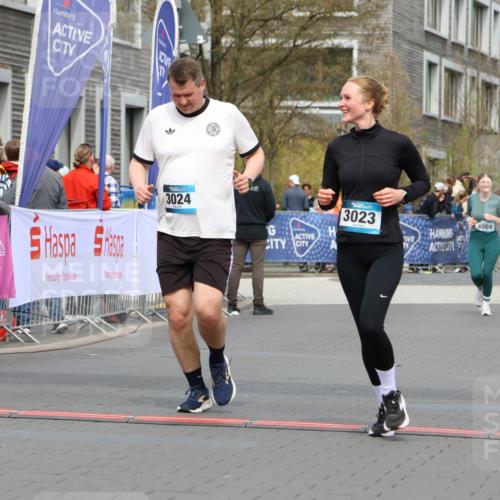 12.04.2026 - 45. Internationalen Wilhelmsburger Insellauf Strokosch-Dieckow http://msf.ph/oto/9480753 12.04.2026 13:26:22 Ziel 4431, 3023, 3024, 2881 meine-sportfotos.de