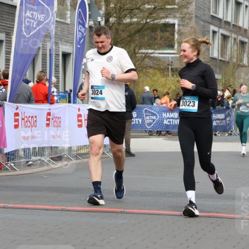 12.04.2026 - 45. Internationalen Wilhelmsburger Insellauf Strokosch-Dieckow http://msf.ph/oto/9480786 12.04.2026 13:26:22 Ziel 4431, 3023, 3024, 2881 meine-sportfotos.de
