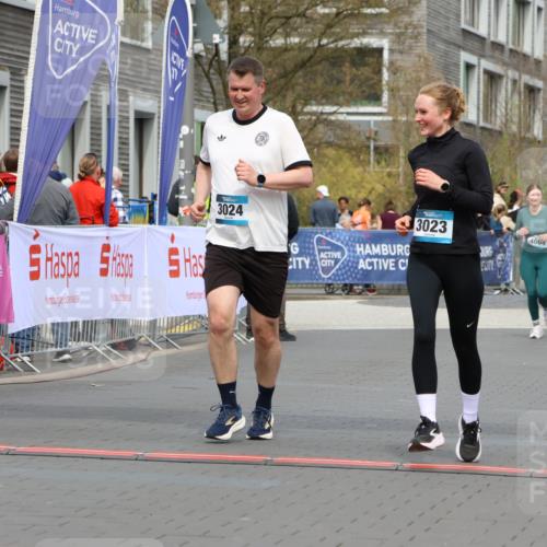 12.04.2026 - 45. Internationalen Wilhelmsburger Insellauf Strokosch-Dieckow http://msf.ph/oto/9480803 12.04.2026 13:26:22 Ziel 4431, 3023, 3024, 2881 meine-sportfotos.de