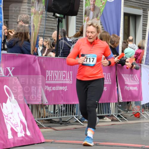 12.04.2026 - 45. Internationalen Wilhelmsburger Insellauf Strokosch-Dieckow http://msf.ph/oto/9480863 12.04.2026 13:26:13 Ziel 4604, 4790, 2717 meine-sportfotos.de