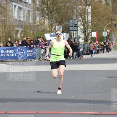 12.04.2026 - 45. Internationalen Wilhelmsburger Insellauf Strokosch-Dieckow http://msf.ph/oto/9480872 12.04.2026 12:46:37 Ziel 4093 meine-sportfotos.de