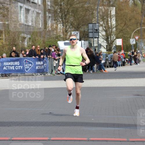 12.04.2026 - 45. Internationalen Wilhelmsburger Insellauf Strokosch-Dieckow http://msf.ph/oto/9480878 12.04.2026 12:46:37 Ziel 4093 meine-sportfotos.de