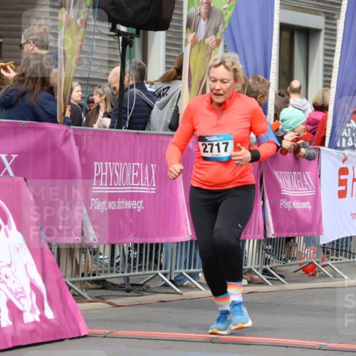12.04.2026 - 45. Internationalen Wilhelmsburger Insellauf Strokosch-Dieckow http://msf.ph/oto/9480884 12.04.2026 13:26:13 Ziel 4604, 4790, 2717 meine-sportfotos.de