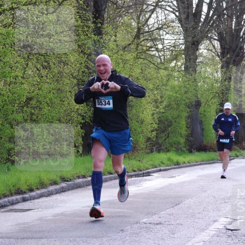 12.04.2026 - 45. Internationalen Wilhelmsburger Insellauf Yannick Fuchs http://msf.ph/oto/9480885 12.04.2026 10:20:38 Laufen 5534, 4340 meine-sportfotos.de