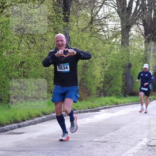 12.04.2026 - 45. Internationalen Wilhelmsburger Insellauf Yannick Fuchs http://msf.ph/oto/9480887 12.04.2026 10:20:38 Laufen 5534, 75, 4340 meine-sportfotos.de