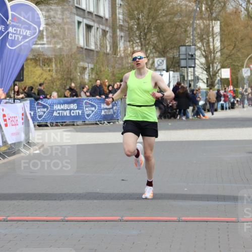 12.04.2026 - 45. Internationalen Wilhelmsburger Insellauf Strokosch-Dieckow http://msf.ph/oto/9480891 12.04.2026 12:46:38 Ziel 4093 meine-sportfotos.de