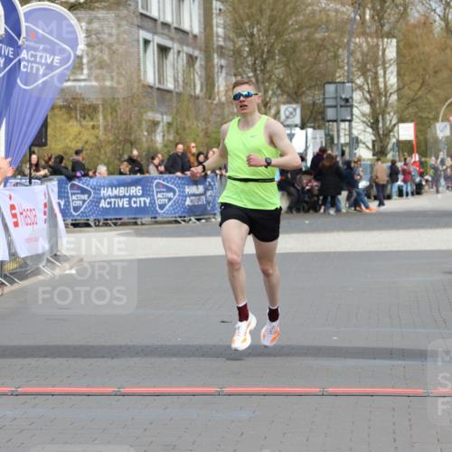 12.04.2026 - 45. Internationalen Wilhelmsburger Insellauf Strokosch-Dieckow http://msf.ph/oto/9480895 12.04.2026 12:46:38 Ziel 4093 meine-sportfotos.de
