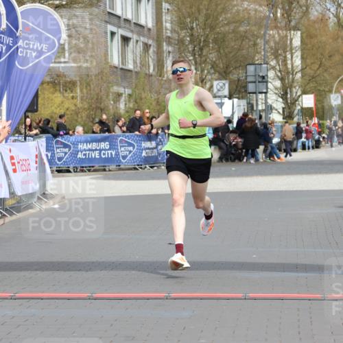 12.04.2026 - 45. Internationalen Wilhelmsburger Insellauf Strokosch-Dieckow http://msf.ph/oto/9480900 12.04.2026 12:46:38 Ziel 4093 meine-sportfotos.de