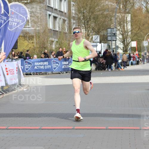 12.04.2026 - 45. Internationalen Wilhelmsburger Insellauf Strokosch-Dieckow http://msf.ph/oto/9480907 12.04.2026 12:46:38 Ziel 4093 meine-sportfotos.de
