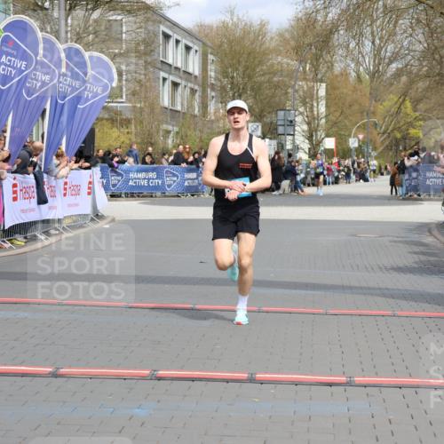 12.04.2026 - 45. Internationalen Wilhelmsburger Insellauf Strokosch-Dieckow http://msf.ph/oto/9480974 12.04.2026 12:47:00 Ziel 3389 meine-sportfotos.de