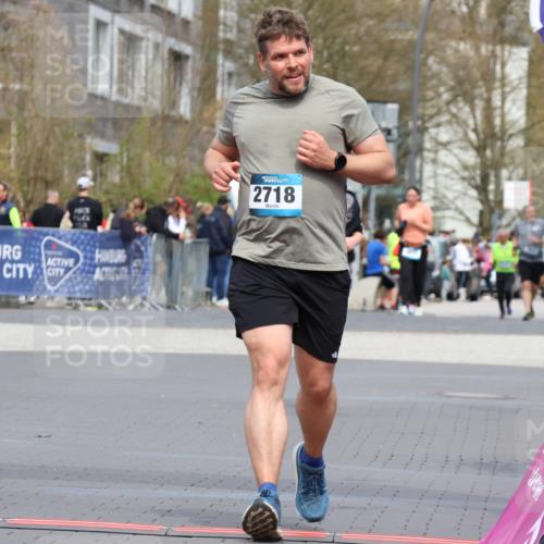 12.04.2026 - 45. Internationalen Wilhelmsburger Insellauf Strokosch-Dieckow http://msf.ph/oto/9480992 12.04.2026 13:25:54 Ziel 2718, 5152 meine-sportfotos.de