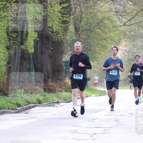 12.04.2026 - 45. Internationalen Wilhelmsburger Insellauf Yannick Fuchs http://msf.ph/oto/9481001 12.04.2026 10:20:54 Laufen 4242, 2377, 2323, 4766, 2780 meine-sportfotos.de