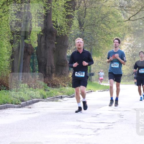 12.04.2026 - 45. Internationalen Wilhelmsburger Insellauf Yannick Fuchs http://msf.ph/oto/9481002 12.04.2026 10:20:55 Laufen 4766, 4242, 2377, 2323, 780 meine-sportfotos.de