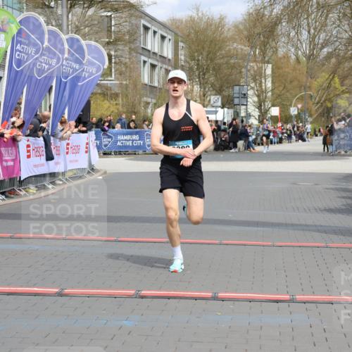 12.04.2026 - 45. Internationalen Wilhelmsburger Insellauf Strokosch-Dieckow http://msf.ph/oto/9481005 12.04.2026 12:47:00 Ziel 3389 meine-sportfotos.de