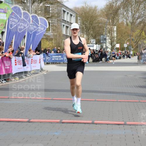 12.04.2026 - 45. Internationalen Wilhelmsburger Insellauf Strokosch-Dieckow http://msf.ph/oto/9481016 12.04.2026 12:47:00 Ziel 3389 meine-sportfotos.de