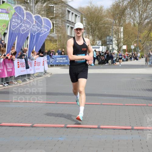 12.04.2026 - 45. Internationalen Wilhelmsburger Insellauf Strokosch-Dieckow http://msf.ph/oto/9481022 12.04.2026 12:47:00 Ziel 3389 meine-sportfotos.de