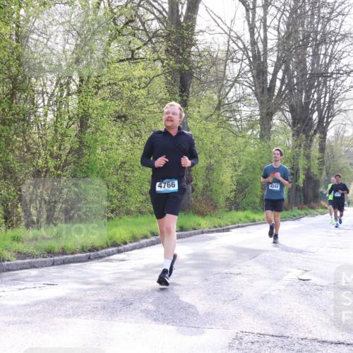 12.04.2026 - 45. Internationalen Wilhelmsburger Insellauf Yannick Fuchs http://msf.ph/oto/9481050 12.04.2026 10:21:02 Laufen 4766, 4242 meine-sportfotos.de