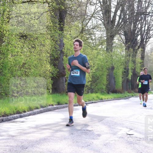 12.04.2026 - 45. Internationalen Wilhelmsburger Insellauf Yannick Fuchs http://msf.ph/oto/9481058 12.04.2026 10:21:04 Laufen 4242, 2377, 2323 meine-sportfotos.de