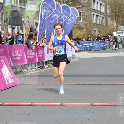 12.04.2026 - 45. Internationalen Wilhelmsburger Insellauf Strokosch-Dieckow http://msf.ph/oto/9481079 12.04.2026 12:47:10 Ziel 5365 meine-sportfotos.de
