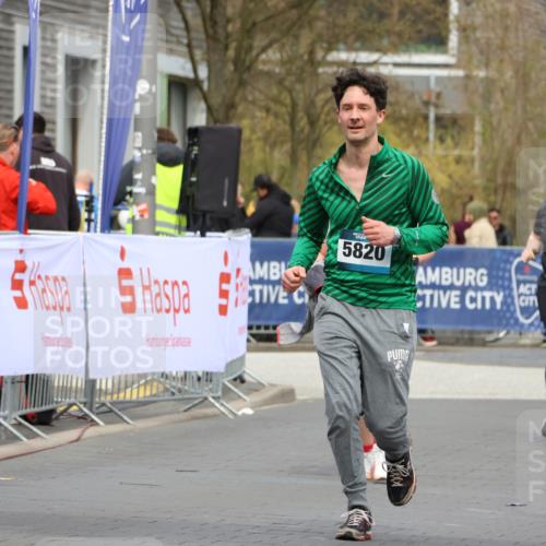 12.04.2026 - 45. Internationalen Wilhelmsburger Insellauf Strokosch-Dieckow http://msf.ph/oto/9481080 12.04.2026 13:25:42 Ziel 2848 meine-sportfotos.de