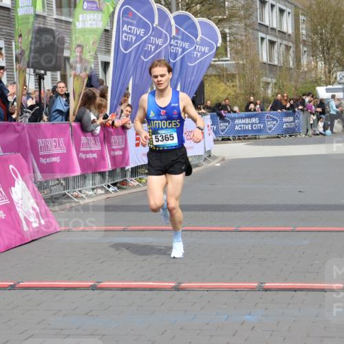 12.04.2026 - 45. Internationalen Wilhelmsburger Insellauf Strokosch-Dieckow http://msf.ph/oto/9481088 12.04.2026 12:47:11 Ziel 5365 meine-sportfotos.de