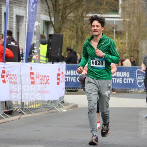 12.04.2026 - 45. Internationalen Wilhelmsburger Insellauf Strokosch-Dieckow http://msf.ph/oto/9481090 12.04.2026 13:25:42 Ziel 2848 meine-sportfotos.de