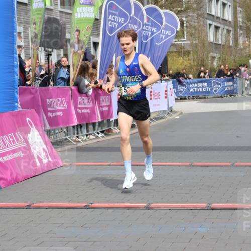 12.04.2026 - 45. Internationalen Wilhelmsburger Insellauf Strokosch-Dieckow http://msf.ph/oto/9481106 12.04.2026 12:47:11 Ziel 5365 meine-sportfotos.de