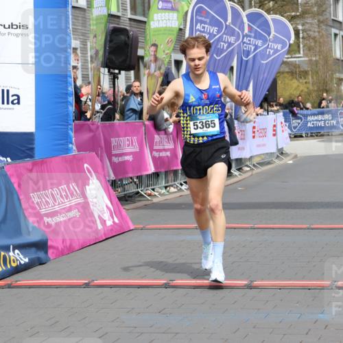 12.04.2026 - 45. Internationalen Wilhelmsburger Insellauf Strokosch-Dieckow http://msf.ph/oto/9481156 12.04.2026 12:47:11 Ziel 5365 meine-sportfotos.de