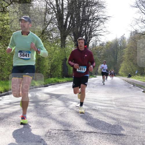 12.04.2026 - 45. Internationalen Wilhelmsburger Insellauf Yannick Fuchs http://msf.ph/oto/9481182 12.04.2026 10:21:14 Laufen 5841, 5811 meine-sportfotos.de