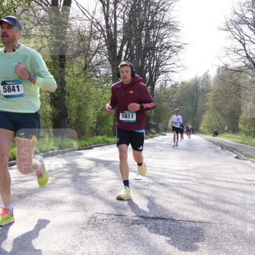 12.04.2026 - 45. Internationalen Wilhelmsburger Insellauf Yannick Fuchs http://msf.ph/oto/9481187 12.04.2026 10:21:14 Laufen 5841, 5811 meine-sportfotos.de