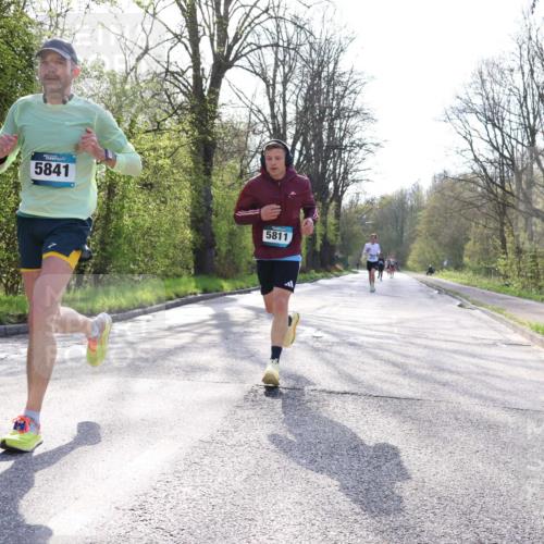 12.04.2026 - 45. Internationalen Wilhelmsburger Insellauf Yannick Fuchs http://msf.ph/oto/9481191 12.04.2026 10:21:14 Laufen 5841, 5811 meine-sportfotos.de