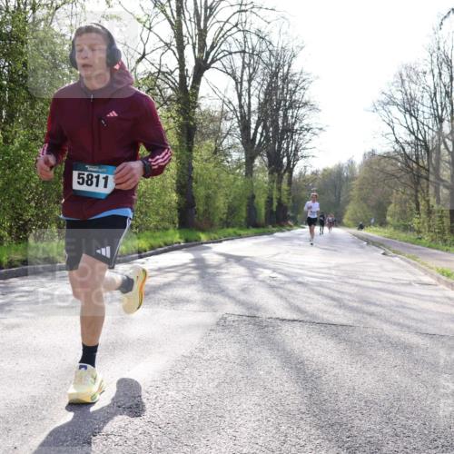 12.04.2026 - 45. Internationalen Wilhelmsburger Insellauf Yannick Fuchs http://msf.ph/oto/9481205 12.04.2026 10:21:15 Laufen 5811 meine-sportfotos.de