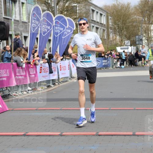 12.04.2026 - 45. Internationalen Wilhelmsburger Insellauf Strokosch-Dieckow http://msf.ph/oto/9481223 12.04.2026 12:47:23 Ziel 3048 meine-sportfotos.de