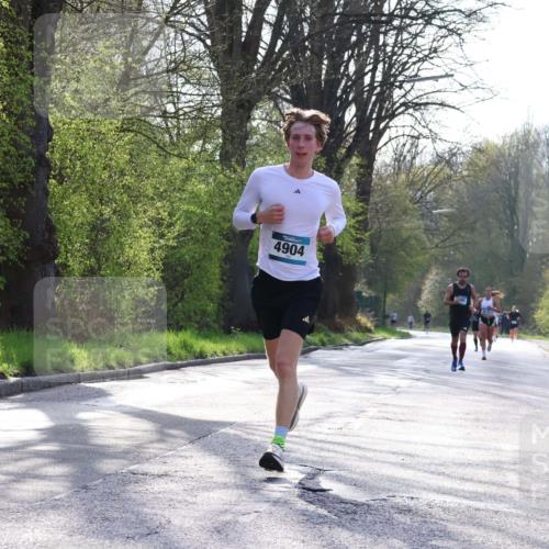 12.04.2026 - 45. Internationalen Wilhelmsburger Insellauf Yannick Fuchs http://msf.ph/oto/9481228 12.04.2026 10:21:18 Laufen 4904 meine-sportfotos.de