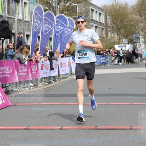 12.04.2026 - 45. Internationalen Wilhelmsburger Insellauf Strokosch-Dieckow http://msf.ph/oto/9481230 12.04.2026 12:47:23 Ziel 3048 meine-sportfotos.de
