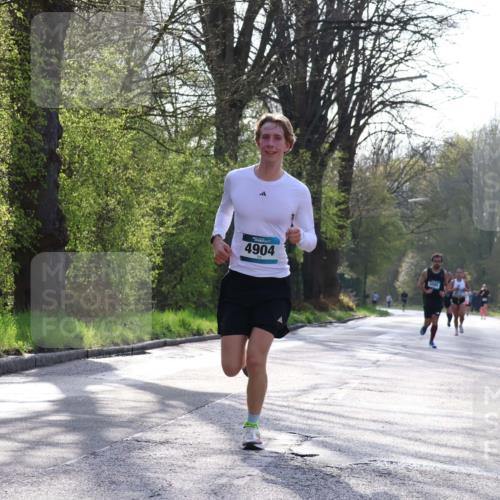 12.04.2026 - 45. Internationalen Wilhelmsburger Insellauf Yannick Fuchs http://msf.ph/oto/9481231 12.04.2026 10:21:18 Laufen 4904 meine-sportfotos.de