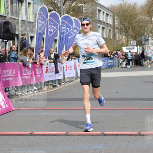 12.04.2026 - 45. Internationalen Wilhelmsburger Insellauf Strokosch-Dieckow http://msf.ph/oto/9481240 12.04.2026 12:47:23 Ziel 3048 meine-sportfotos.de