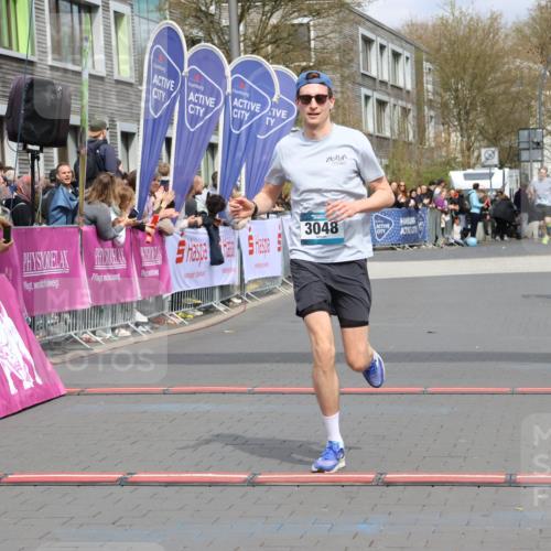 12.04.2026 - 45. Internationalen Wilhelmsburger Insellauf Strokosch-Dieckow http://msf.ph/oto/9481248 12.04.2026 12:47:23 Ziel 3048 meine-sportfotos.de