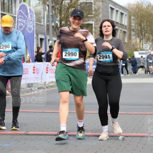12.04.2026 - 45. Internationalen Wilhelmsburger Insellauf Strokosch-Dieckow http://msf.ph/oto/9481374 12.04.2026 13:25:09 Ziel 2111, 2112, 2290, 4812, 2990, 2991, 2012 meine-sportfotos.de