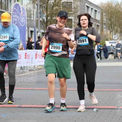 12.04.2026 - 45. Internationalen Wilhelmsburger Insellauf Strokosch-Dieckow http://msf.ph/oto/9481385 12.04.2026 13:25:09 Ziel 2111, 2112, 2290, 4812, 2990, 2991, 2012 meine-sportfotos.de