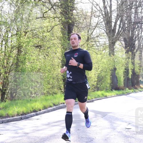 12.04.2026 - 45. Internationalen Wilhelmsburger Insellauf Yannick Fuchs http://msf.ph/oto/9481396 12.04.2026 10:21:32 Laufen  meine-sportfotos.de
