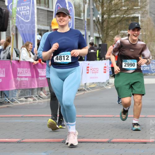 12.04.2026 - 45. Internationalen Wilhelmsburger Insellauf Strokosch-Dieckow http://msf.ph/oto/9481397 12.04.2026 13:25:08 Ziel 2111, 2112, 2290, 4812, 2990, 2991, 2012 meine-sportfotos.de