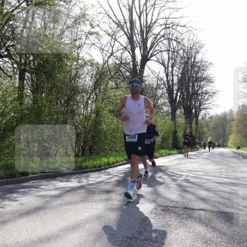 12.04.2026 - 45. Internationalen Wilhelmsburger Insellauf Yannick Fuchs http://msf.ph/oto/9481404 12.04.2026 10:29:23 Laufen 2456, 325 meine-sportfotos.de
