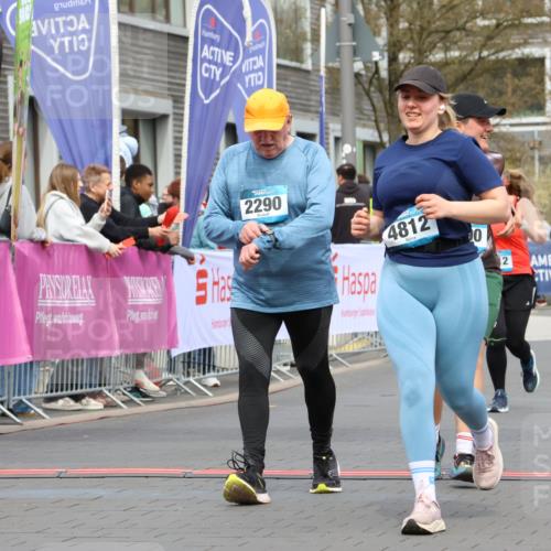12.04.2026 - 45. Internationalen Wilhelmsburger Insellauf Strokosch-Dieckow http://msf.ph/oto/9481454 12.04.2026 13:25:07 Ziel 2111, 2112, 2290, 4812, 2990, 2991, 2012 meine-sportfotos.de