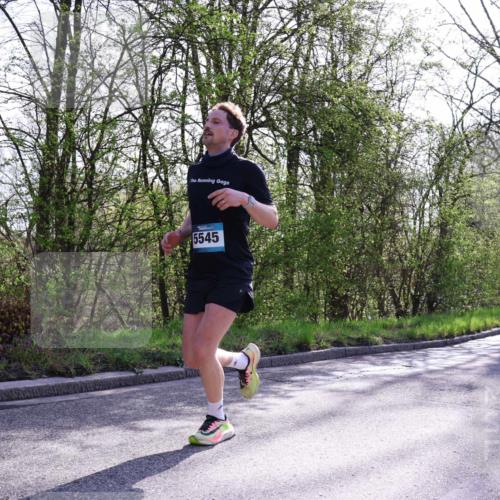 12.04.2026 - 45. Internationalen Wilhelmsburger Insellauf Yannick Fuchs http://msf.ph/oto/9481496 12.04.2026 10:29:29 Laufen 5545 meine-sportfotos.de