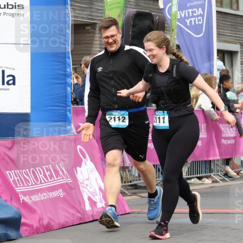 12.04.2026 - 45. Internationalen Wilhelmsburger Insellauf Strokosch-Dieckow http://msf.ph/oto/9481500 12.04.2026 13:25:06 Ziel 4908, 4016, 2111, 2112, 2290, 4812, 2990, 2991 meine-sportfotos.de