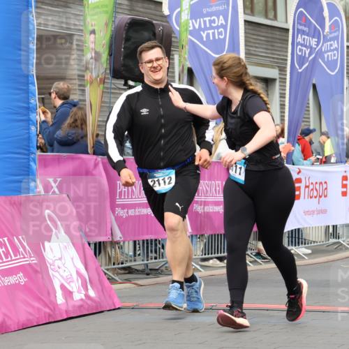 12.04.2026 - 45. Internationalen Wilhelmsburger Insellauf Strokosch-Dieckow http://msf.ph/oto/9481574 12.04.2026 13:25:05 Ziel 4908, 4016, 2111, 2112, 2290, 4812, 2990, 2991 meine-sportfotos.de