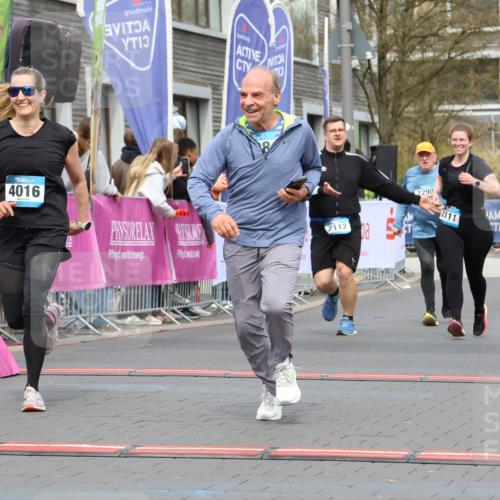 12.04.2026 - 45. Internationalen Wilhelmsburger Insellauf Strokosch-Dieckow http://msf.ph/oto/9481621 12.04.2026 13:25:02 Ziel 3936, 4908, 4016, 2111, 2112, 2290 meine-sportfotos.de